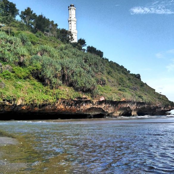 Mercusuar Pantai Bbaron Jogja