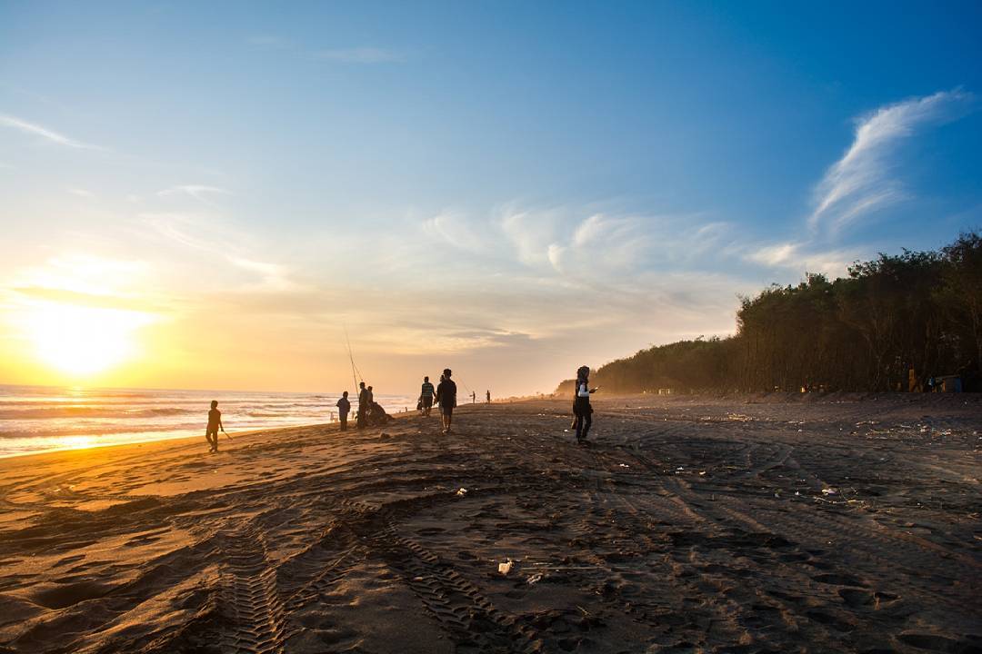Pantai Kuwaru Bantul Yogyakarta, Tempat Wisata Pantai yang