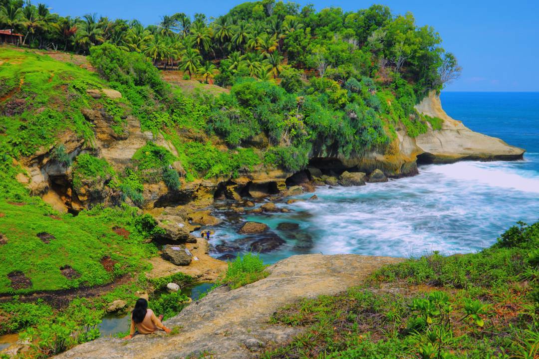 Pantai ngandul pacitan jawa timur