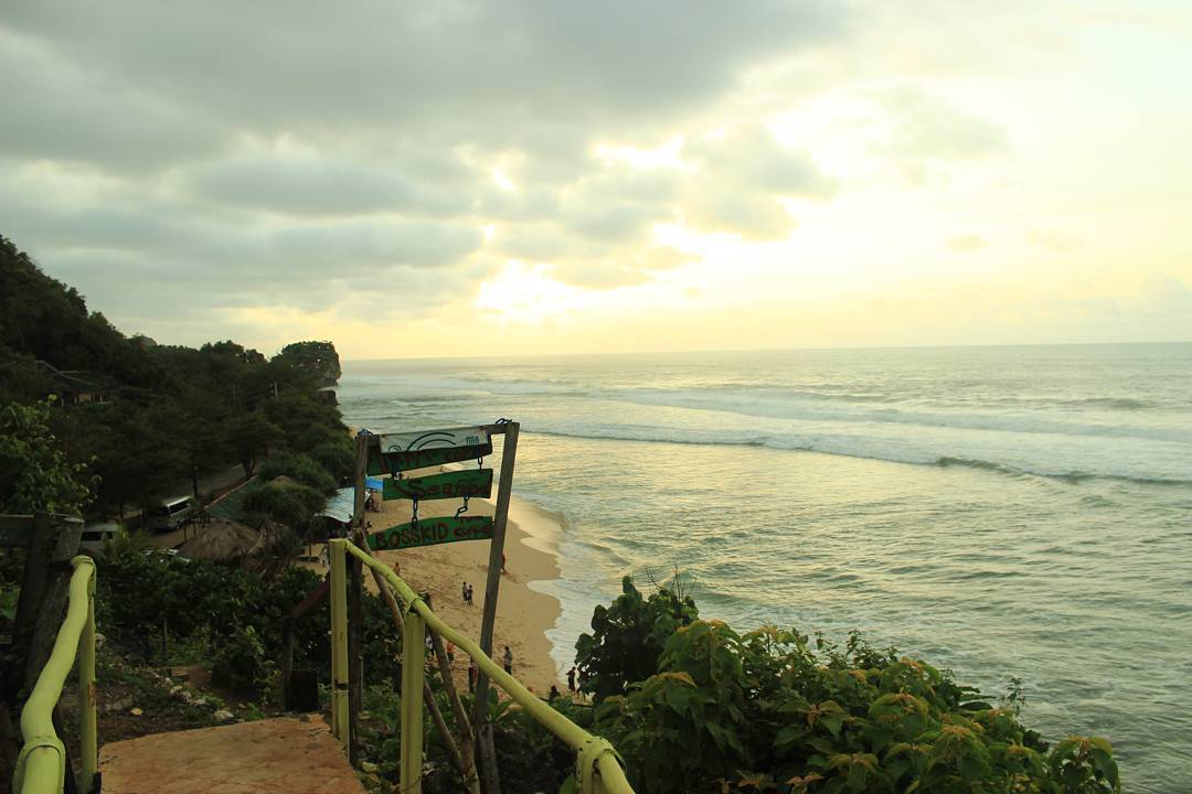 Pantai sundak yogyakarta