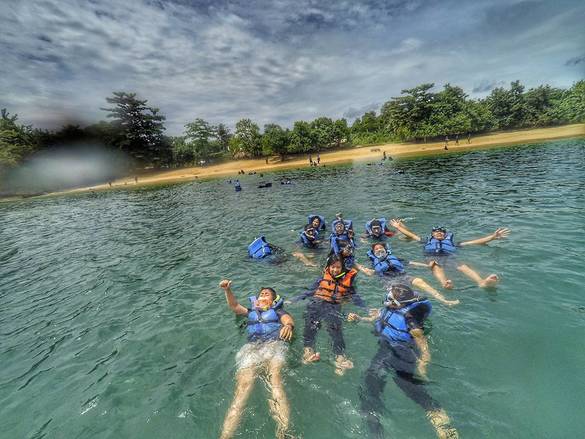 snorkeling pantai 3 warna