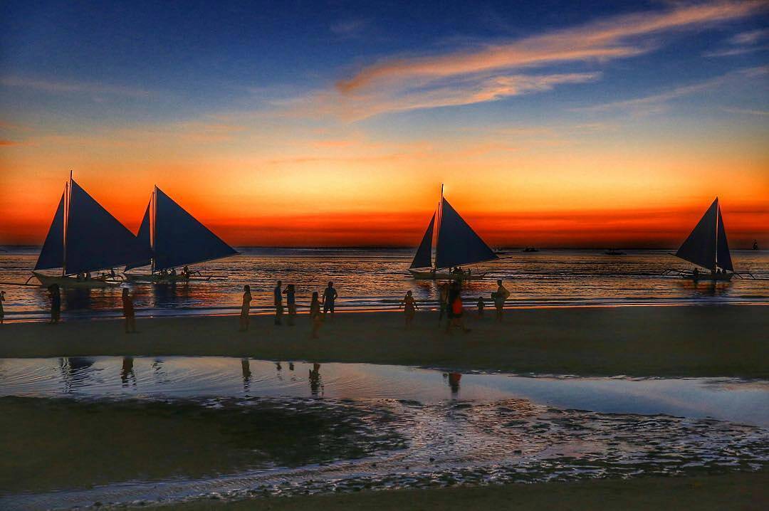 sunset pantai sawarna banten