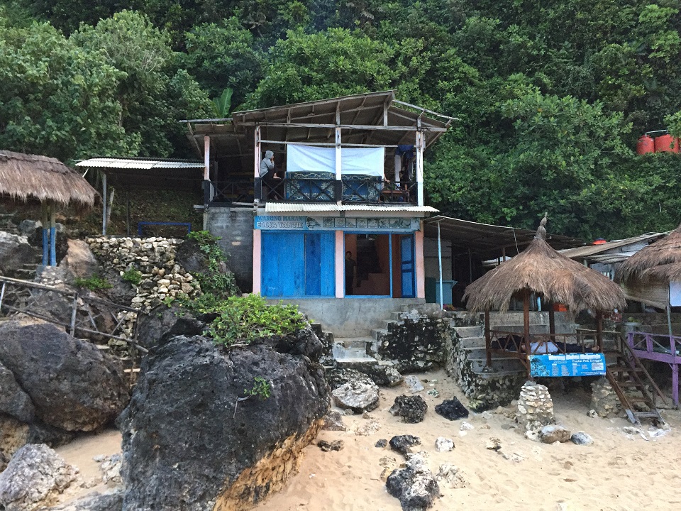 aula penginapan pantai pok tunggal