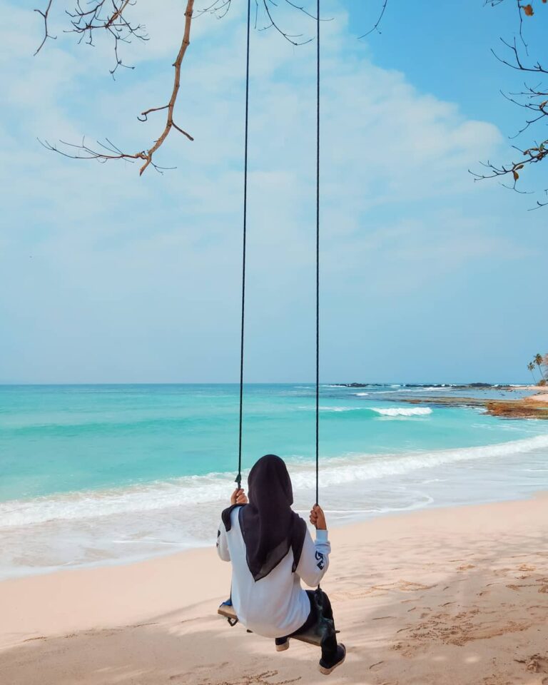 Pantai Legon Pari: Harga Tiket Masuk, Wisata Menarik ...