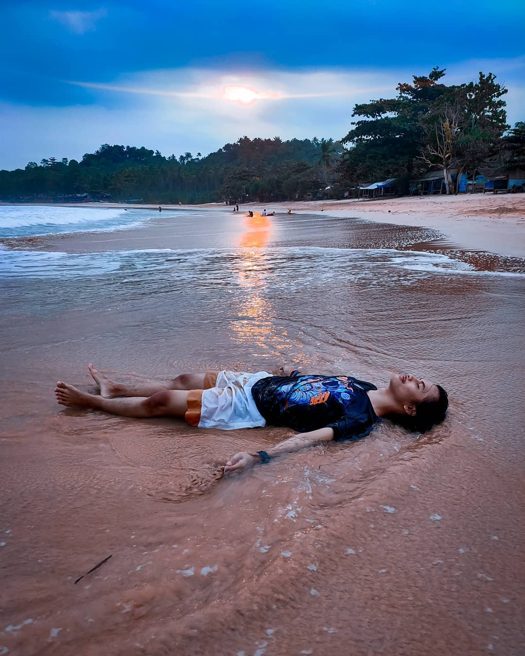 Pantai legon pari banten