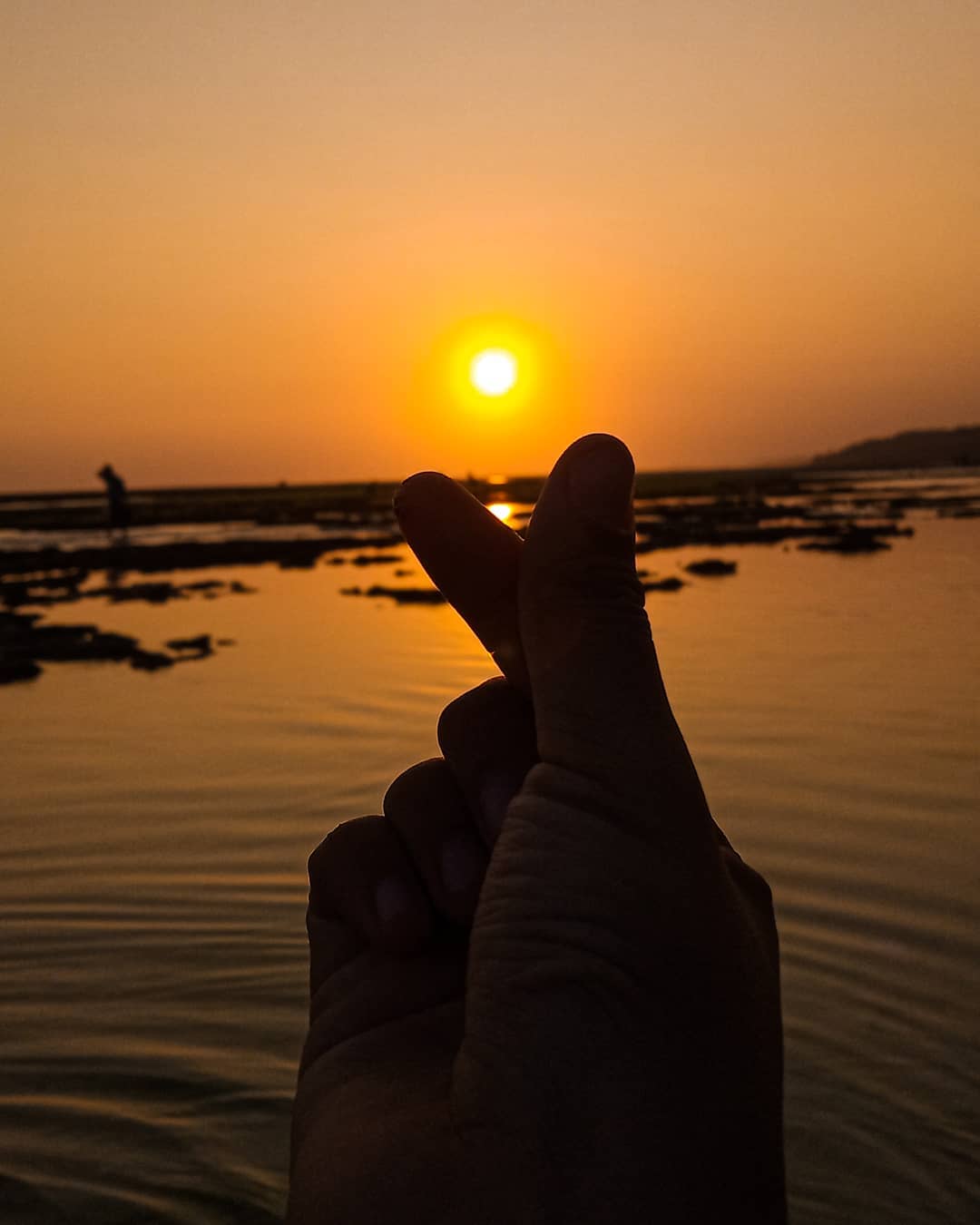 Sunset pantai minajaya