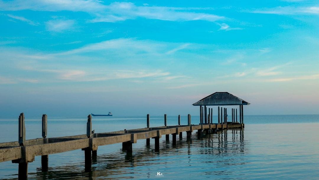 Foto pantai alam indah