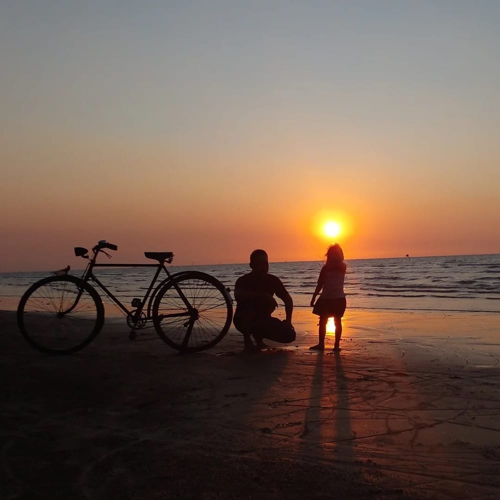 Sunset pantai caruban