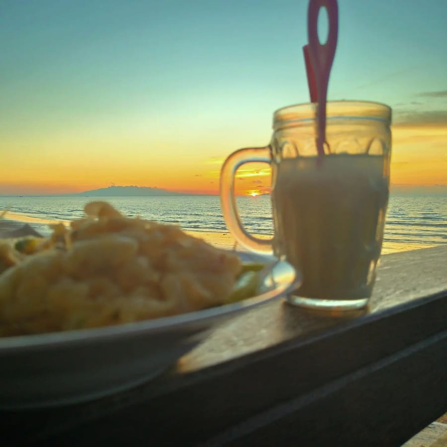 Tempat makan pantai caruban