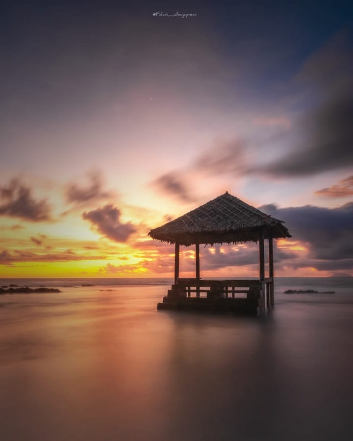 gardu pandang pantai karang bolong