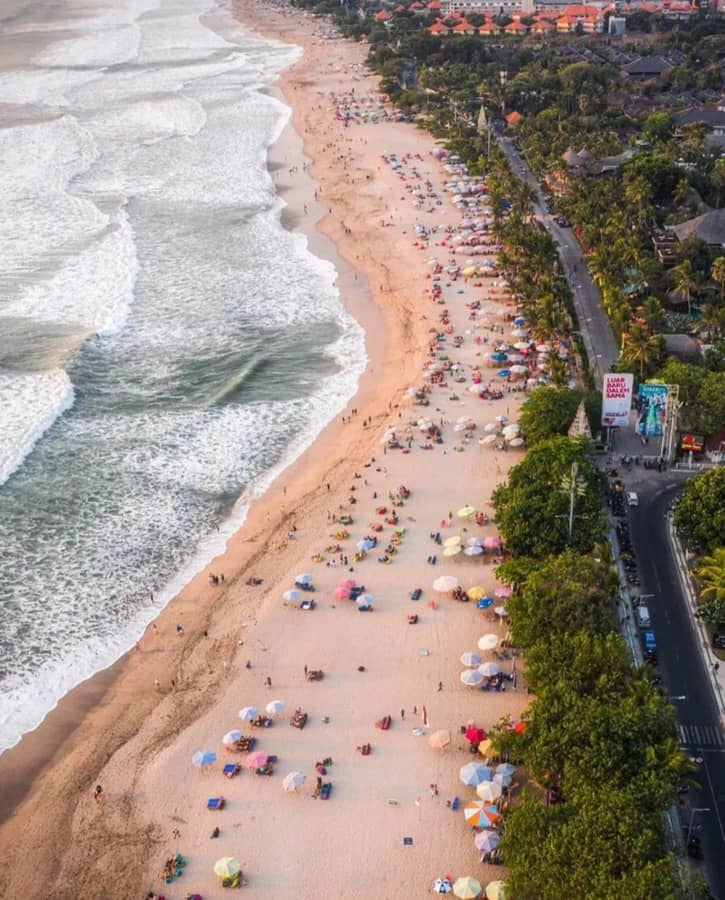 foto drone pantai legian