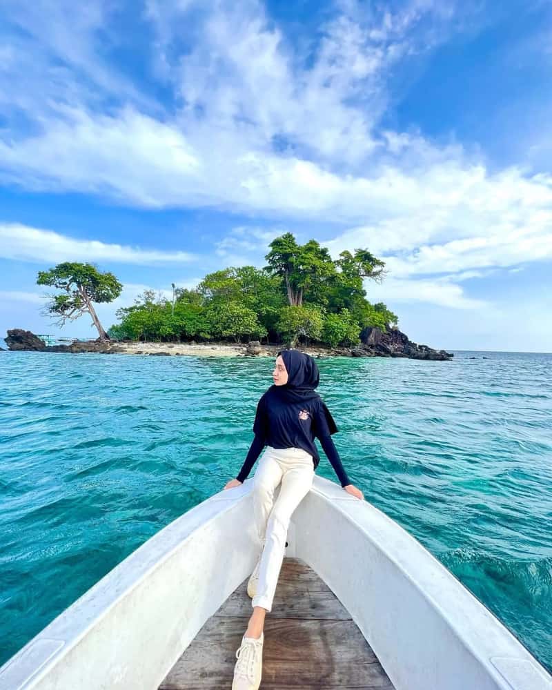 sewa perahu pantai iboih