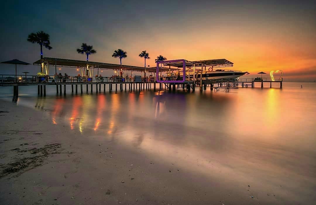 pantai teluk awur